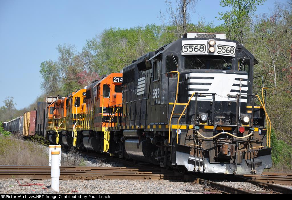 Westbound local clumps over the diamonds